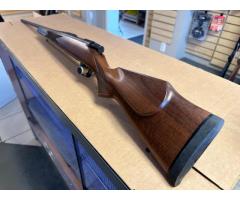 Weatherby MODEL VANGUARD BOLT ACTION RIFLE DELUXE WALNUT STOCK .257 Wby. Mag.